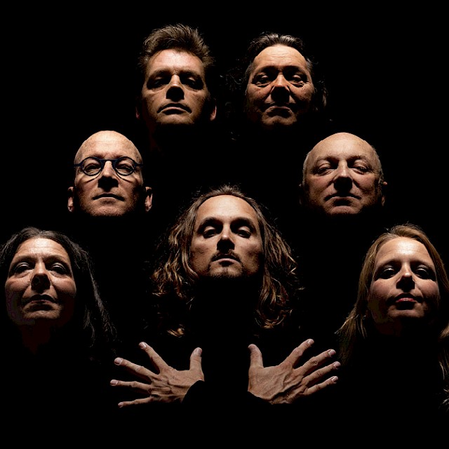 Deze zevenkoppige topformatie brengt een ongekend krachtige en meeslepende ode aan één van de grootste rockbands aller tijden.