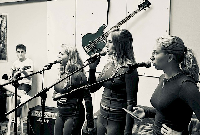 Band Talent - Rewind, Rising, Mixed-Up en meer