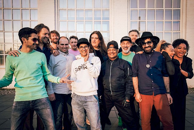 De Niemanders en Ontmoet Ons