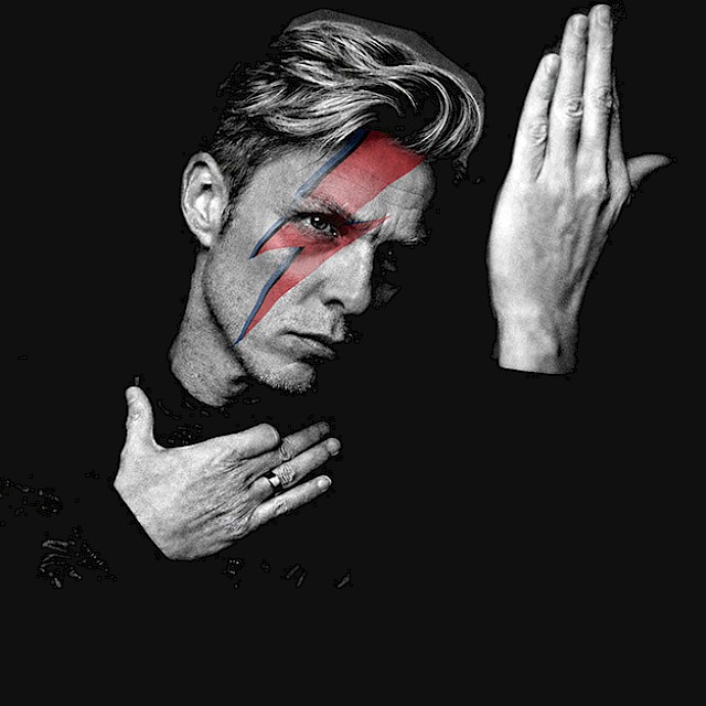 Een ode aan de artiest die generaties heeft beïnvloed met zijn grensverleggende muziek, stijl en artistieke visie.